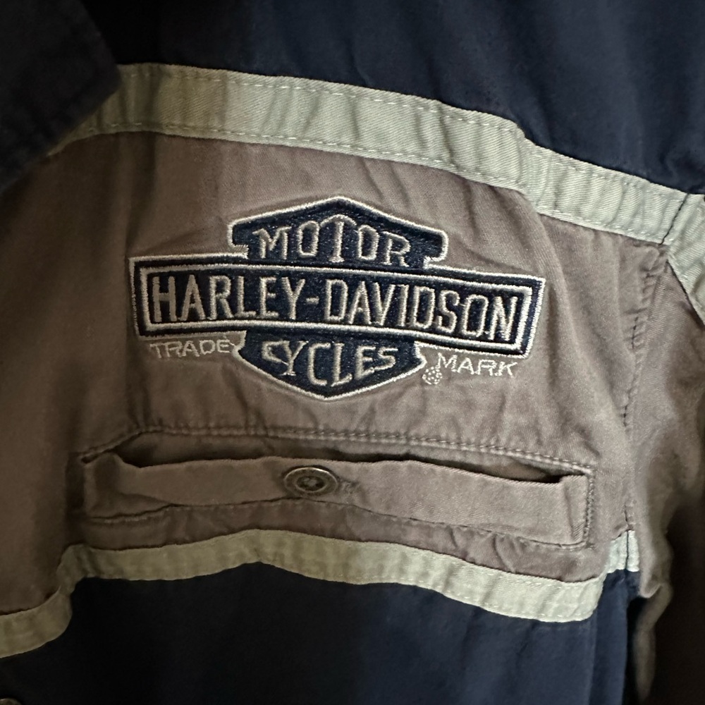 Harley-Davidson Navy and Gray Short Sleeve Button-Up Shirt - Picture 3 of 6